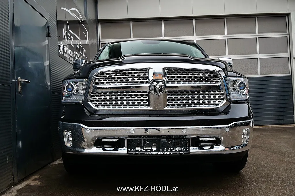 Dodge Ram 1500 Sport Crew Cab Image 3